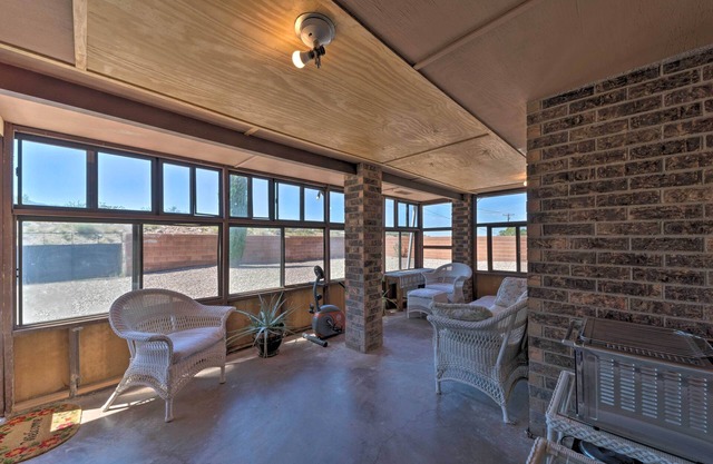 Mountain View Desert Home - 25 Mins to White Sands