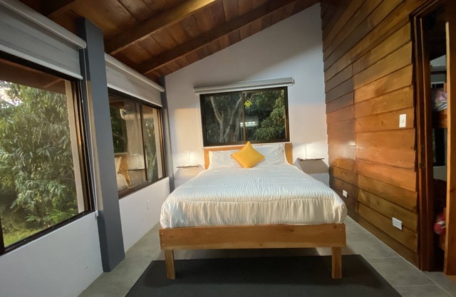 Mountain View family Bedroom for Eight