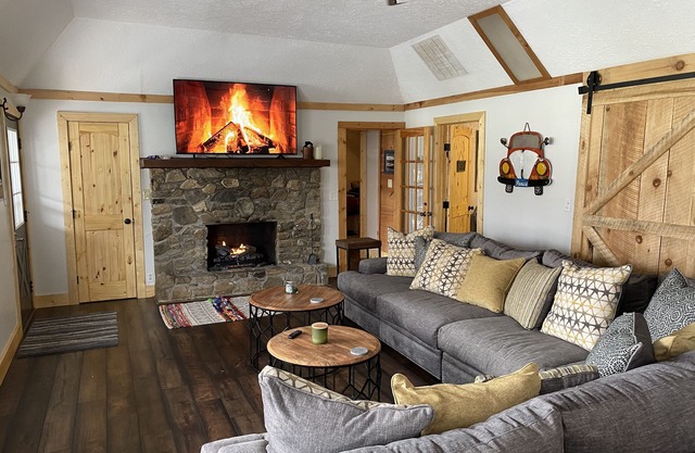 Mountain View Lodge One Level Easy Access Pet Friendly Family Gatherings