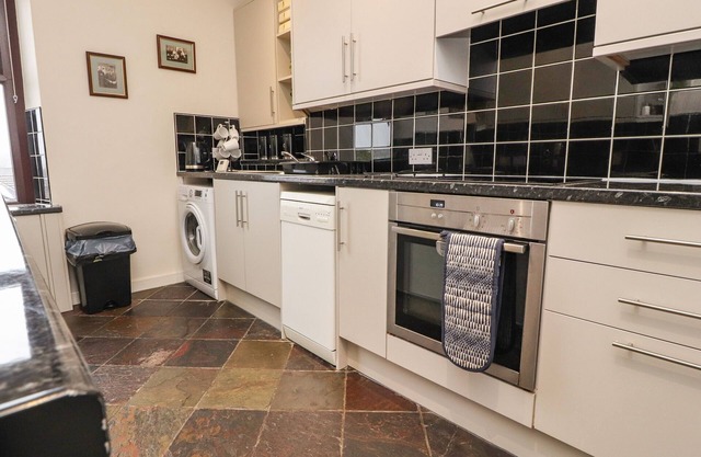 MOUNTAIN VIEW, pet friendly in Slyne