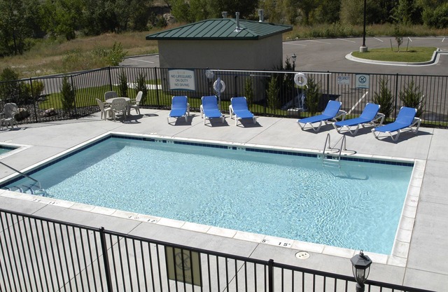 Mountain View Studio + Pool Access