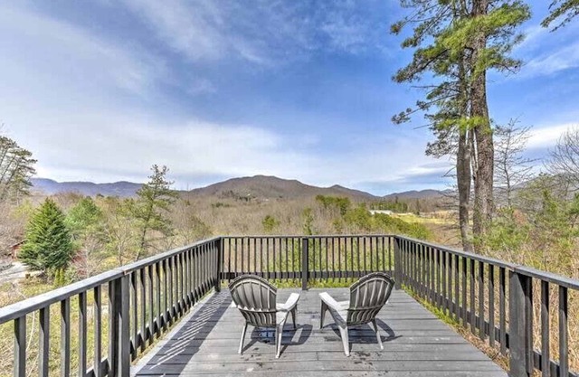 Mountain Views I Covered Deck w/Hot Tub-Sleeps 11