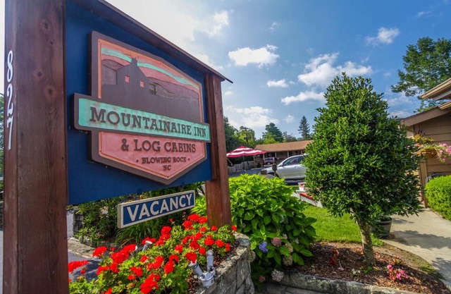 Mountainaire Inn and Log Cabins