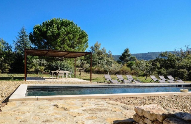 Moustier de Menerbes 1 – perfect countryside/village setting
