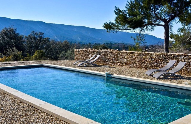 Moustier de Menerbes 2 – modern apartment with pool