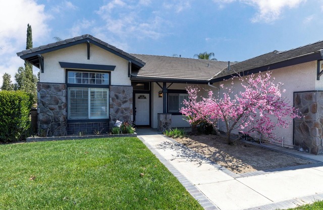 Move-in Special! 4BD Home – First Month 4,500 USD