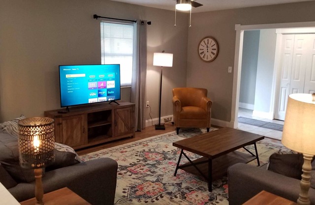 Movie Room. Fenced Yard. 50 Min to Dollywood.