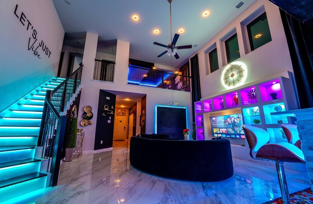 Movie Theatre, Basketball court, Pool Table Luxury Castle