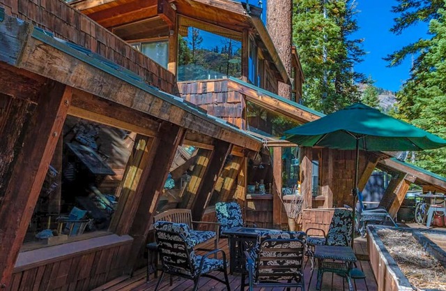 Mt. Jola by Avantstay Vintage Squaw Valley Perched Under The Tram!