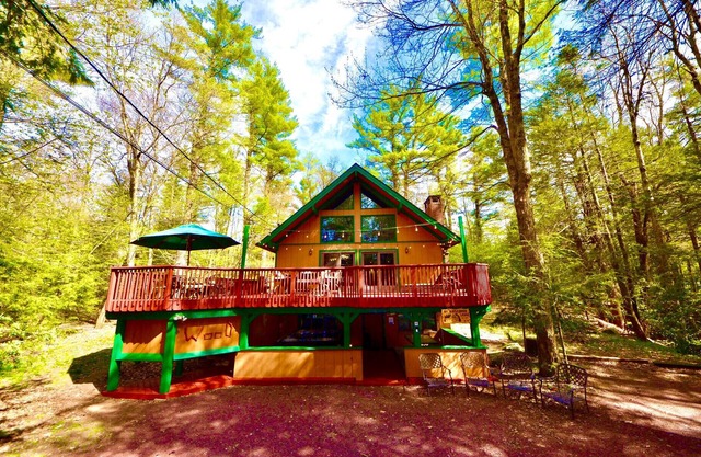 ⛰️⛵️⛱️Mt. Maplewood Lodge❤️Family Budget☆Ski☆Cabin☆Hot⛷Tub☆Game Rm☆Dogs+