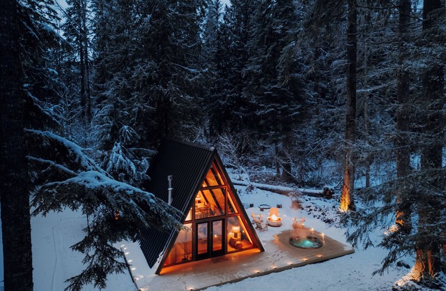 Mt. Rainier Luxe A-Frame: Hot Tub, Sauna, Firepit with King Size Bed Lafa Cabin