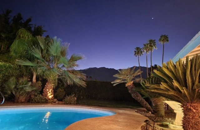 Mt San Jacinto backdrop Only minutes from Downtown Palm Springs ID 3029