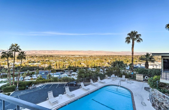 Mtn-View Balcony + Pool Access: Palm Springs Gem