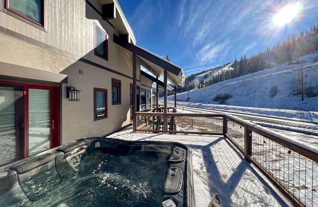 Mtn-view home & guest suite with 2 private hot tubs, large deck, fireplace, W/D