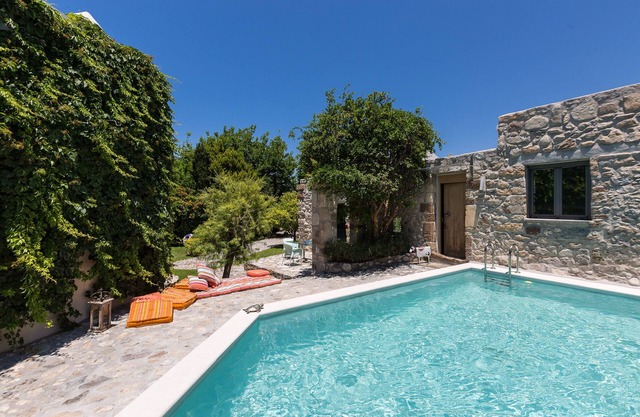 Muazzo Creta Stone House, Nature Escape with Pool