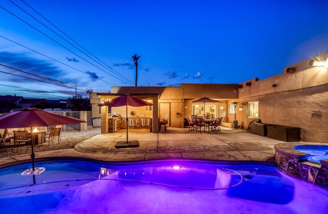 Multi-Family, Lakeview: Ample RV/Boat Parking, Pet Friendly, Abundant Amenities