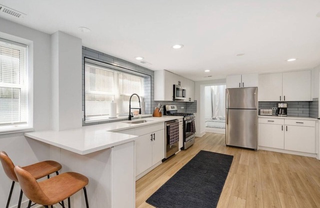MultiManor: A Renovated Bucktown Coach House