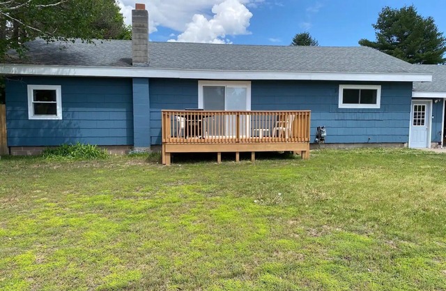 Munising home with firepit! close to town!Pictured rocks, snowmobile/orv trail
