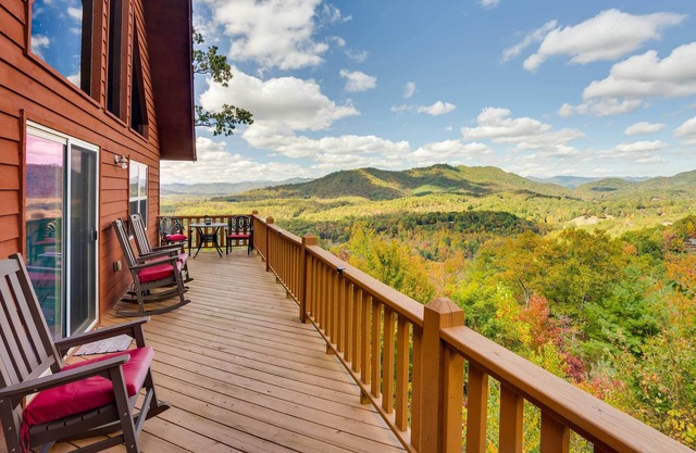 Murphy Chalet w/ Fire Pit & Stunning Mountain View