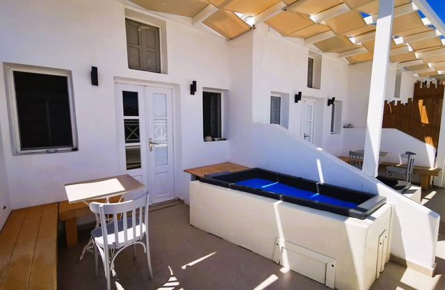 Muses Cycladic Suites - Compact Two-Bedroom Suite with Outdoor Hot Tub