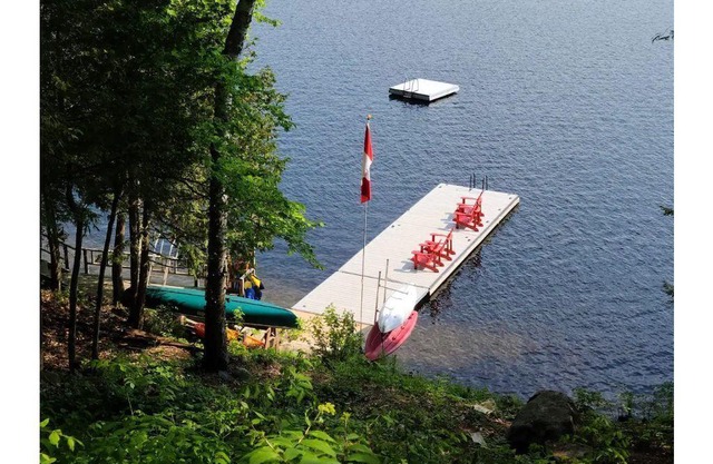 Muskoka Charm-Beautiful four bedroom cottage