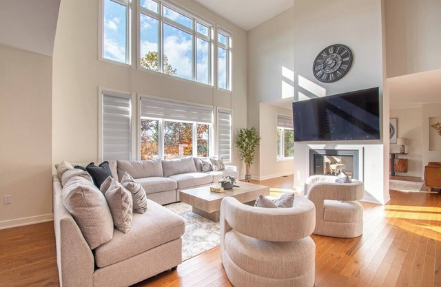 Muskoka Hills - Four Bedroom Cottage, Sleeps 8