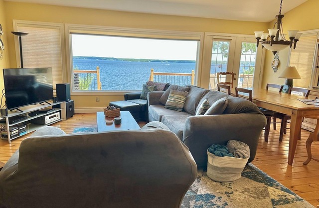 Muskoka's Little Bit Of Heaven - Lake Muskoka, Lawland Heights, Gravenhurst
