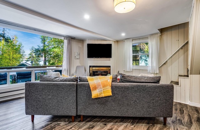 Muskoka Waterfront Retreat