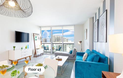 MVR-Corner Unit w Epic Views
