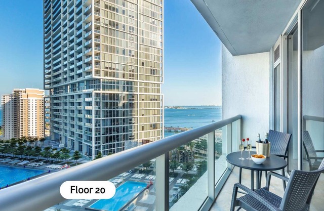 MVR-Icon Brickell High-Rise w Balcony