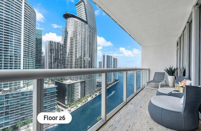 MVR Stylish High-Rise with Epic Views
