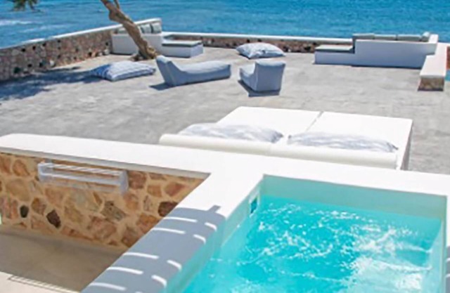 My Rental Homes - Maison Nira with panoramic Jacuzzi on the outdoor terrace