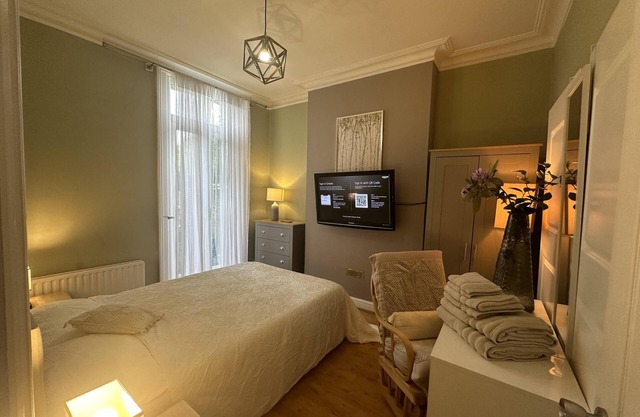 My Sky London House Near Attractions
