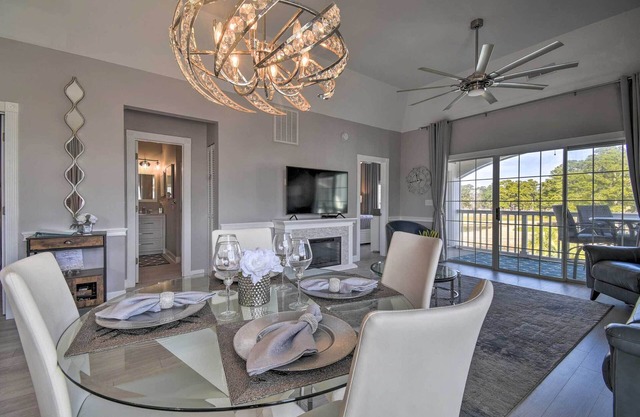 Myrtle Beach Condo: Golf Course + Pool View!