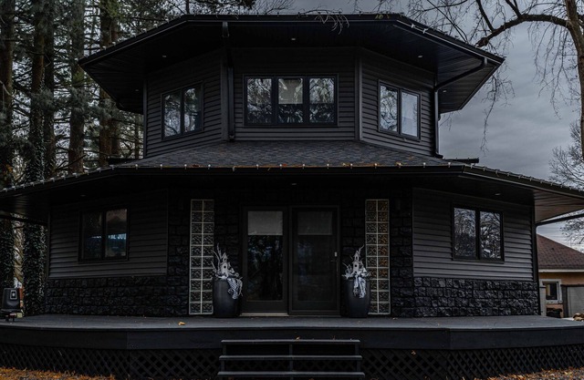 Mysterious Black Lincoln, IL Octagon Goth House