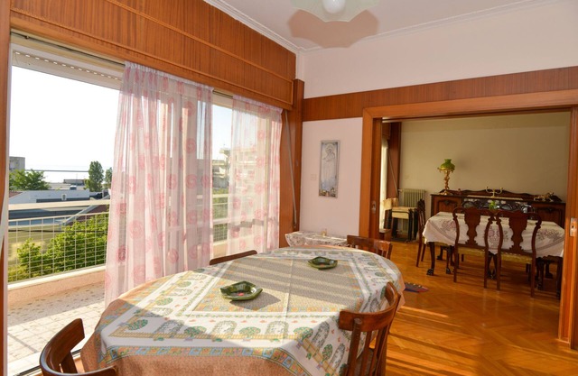 Mytilini central apt 5 min walk from port, shops
