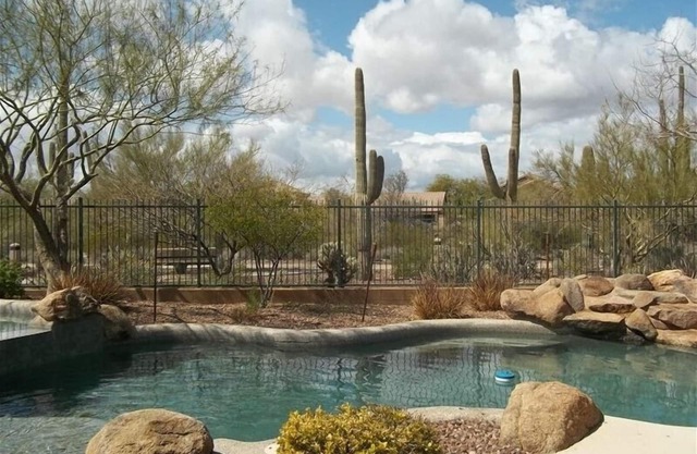 N PHX- Anthem-Great pool and view master planned neighborhood, parks, trails