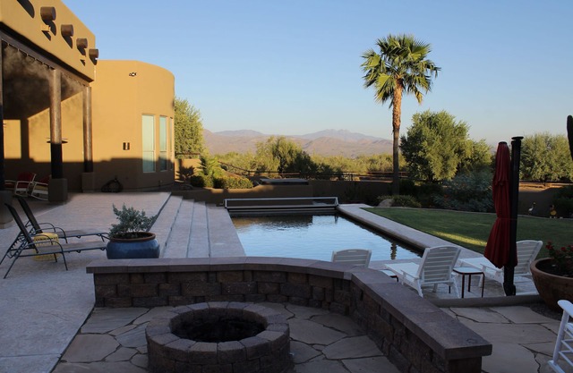 N. Scottsdale rental, lots of outdoor activities. Golf, RZR,Biking,Hiking,boat.