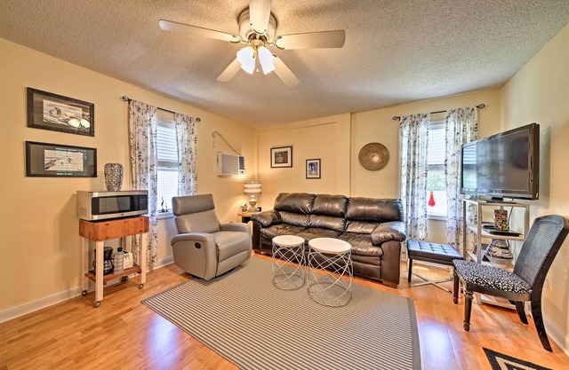 Nags Head Apt with Patio - 1/2 Mile Walk to Beach!