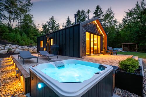 Nalu Retreat Lakeside Villa