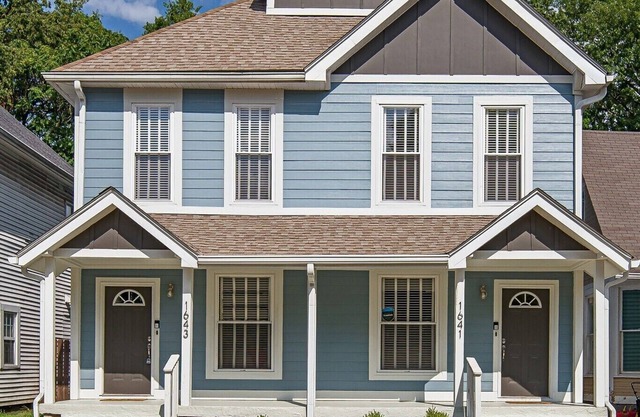 Namaste on the Monon Trail Downtown Indy connect w/adjacent unit for big groups