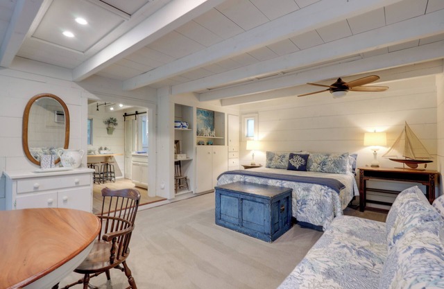 'Nantucket Cottage' w/Fishing Dock + Sunsets