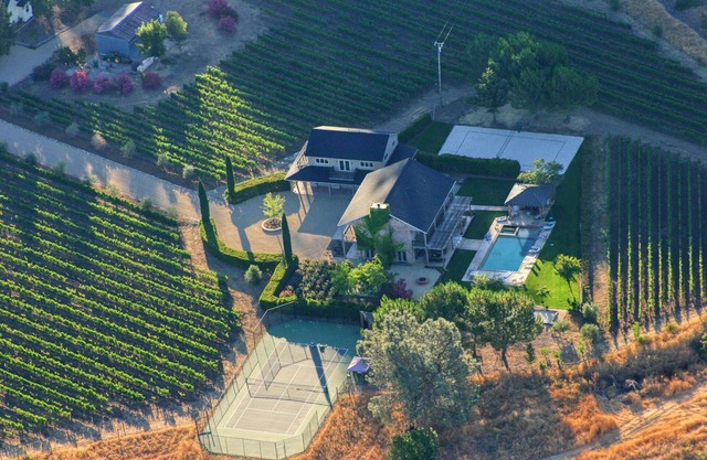 Napa Valley Vineyard Estate For Active Lifestyles with 2 Pickleball Courts