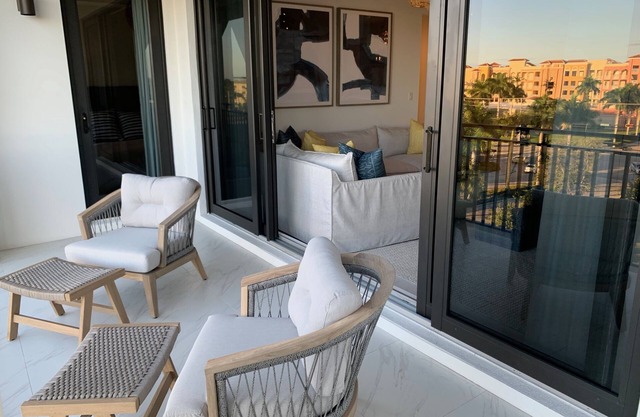 NAPLES SQUARE - Downtown Naples Luxury Condo, Brand New!