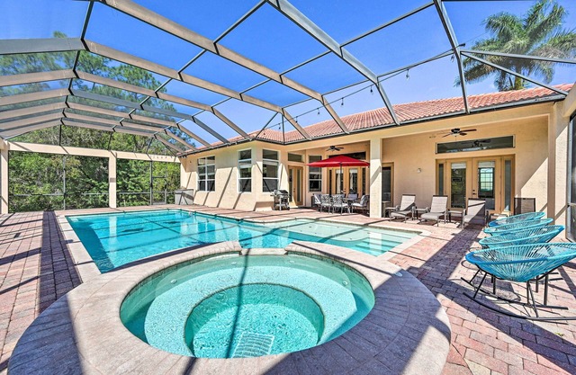 Naples Villa: Backyard Oasis w/Private Pool!