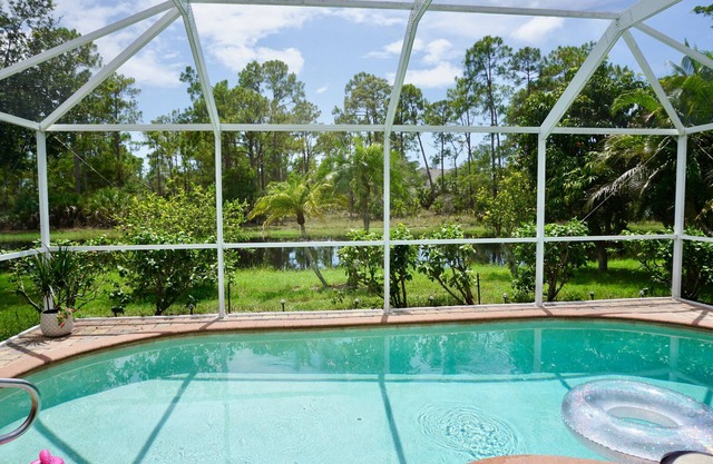 Naples Villa w/private Pool, Lanai & Lakeview - 5 Mi to Beach & 5th Ave.