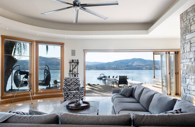 Naramata lakefront beach house with a private pier!