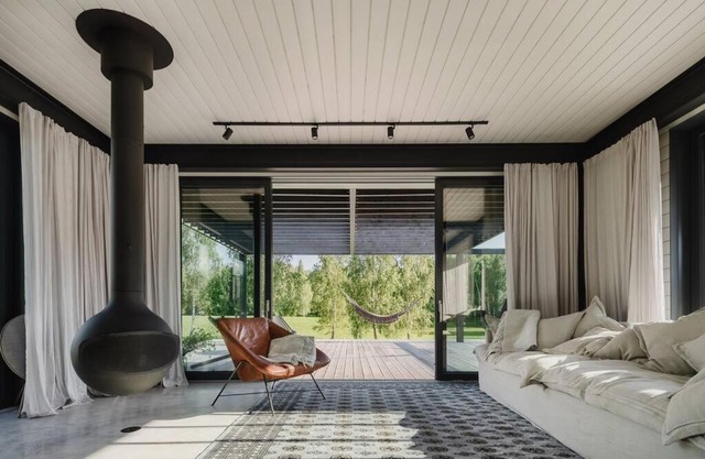 Narnia Holiday House