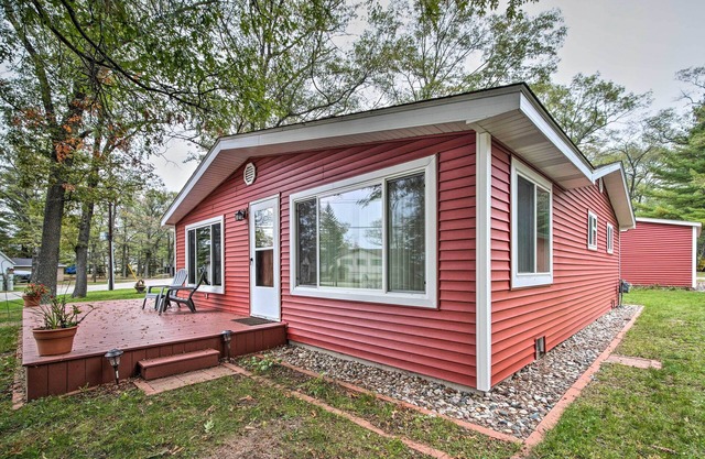 National City Cottage w/Patio, Steps to Lake!