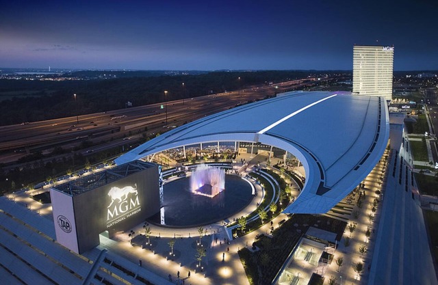 National Harbor .4 Bedroom 2 full bath Single Family. 5 beds 2 kitchens.